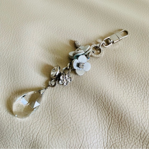 Anteprima Floral Crystal Silver Keychain Bag Charm - Picture 2 of 9
